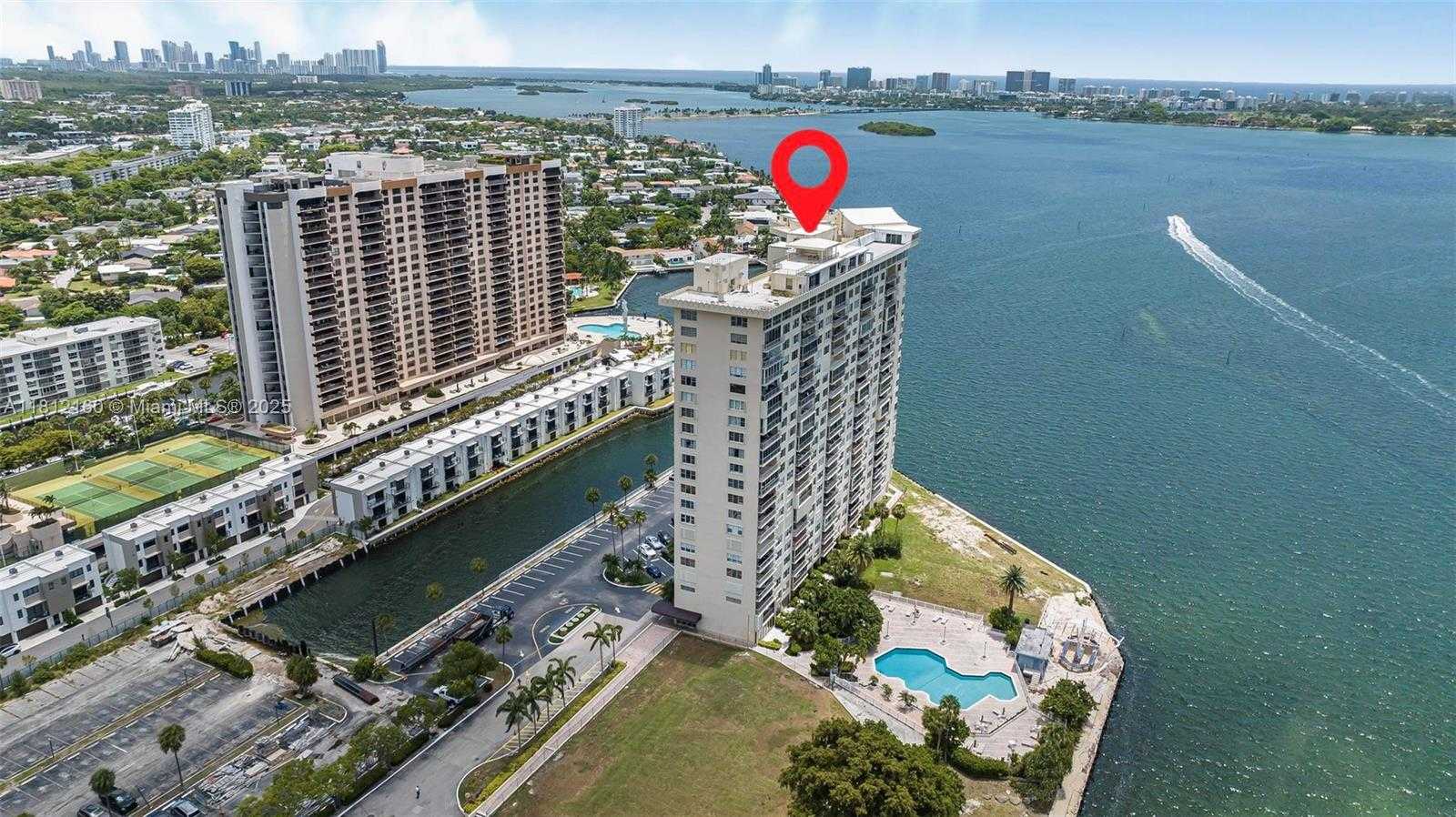 Small Image of 11111 BISCAYNE BLVD #8C, Miami Number 31