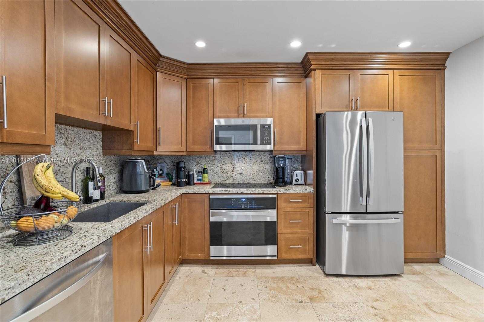 Small Image of 151 CRANDON BLVD #206, Key Biscayne Number 4