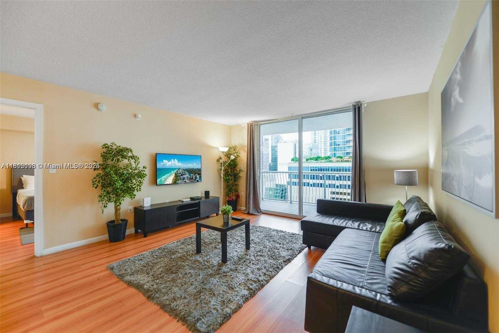Small Image of 1200 BRICKELL BAY DR #2120, Miami Number 2