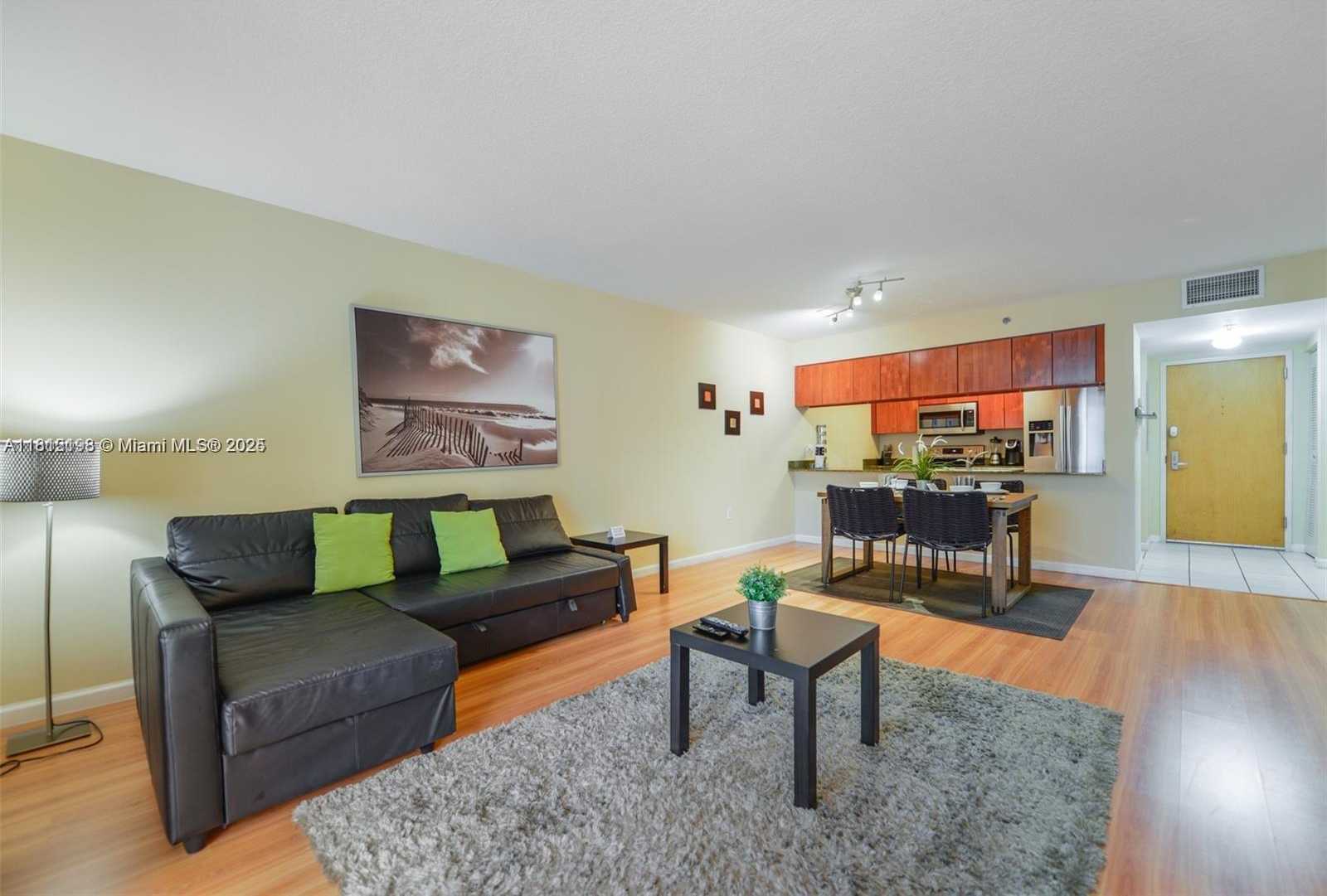 Small Image of 1200 BRICKELL BAY DR #2120, Miami Number 6