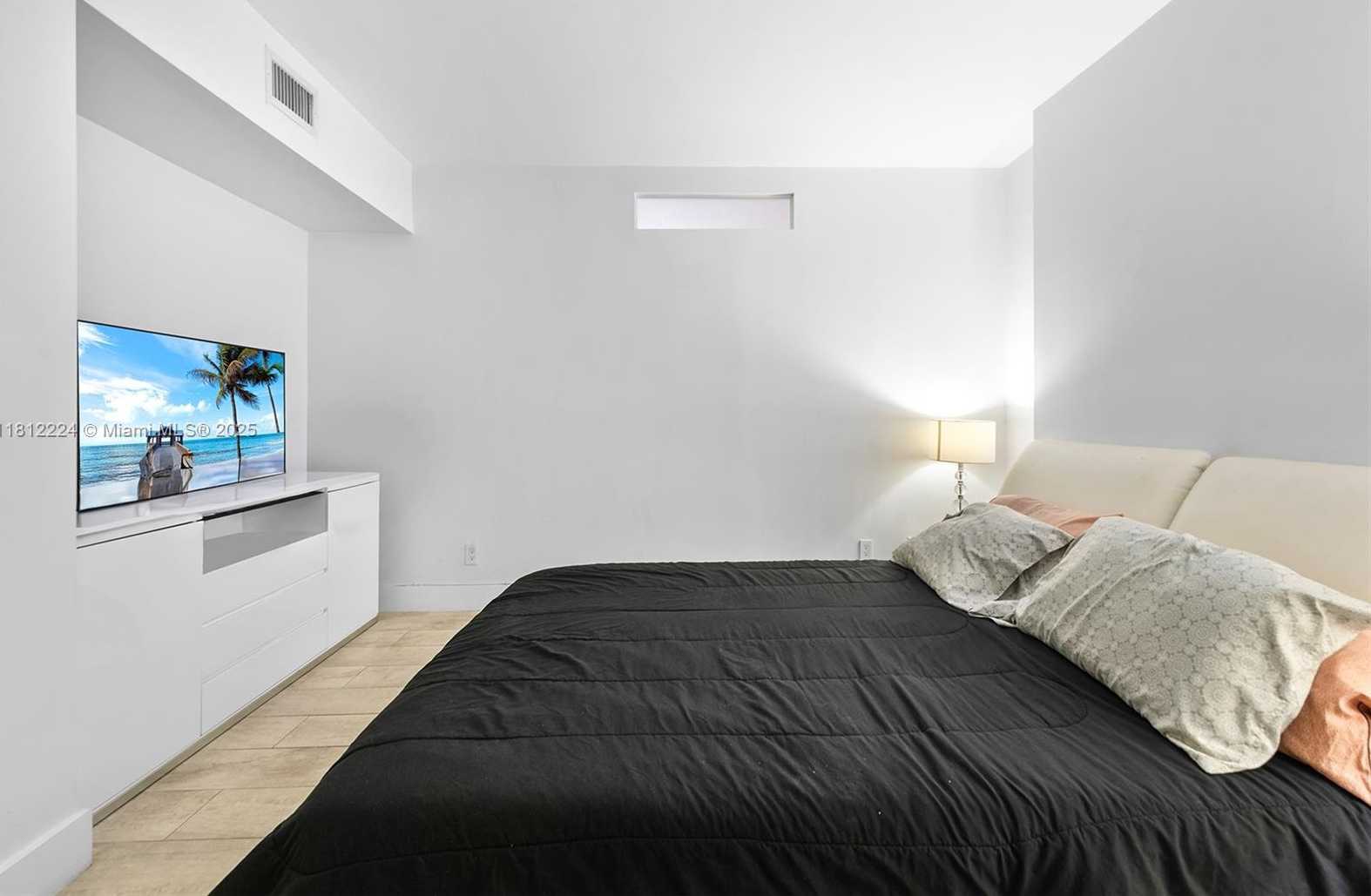 Small Image of 19390 COLLINS AVE #1519, Sunny Isles Beach Number 14