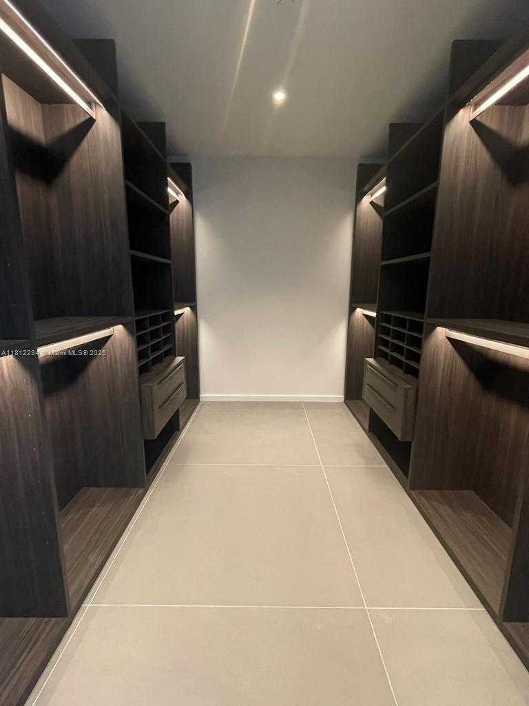 Small Image of 2000 SOUTH OCEAN DR #33A, Hallandale Beach Number 3