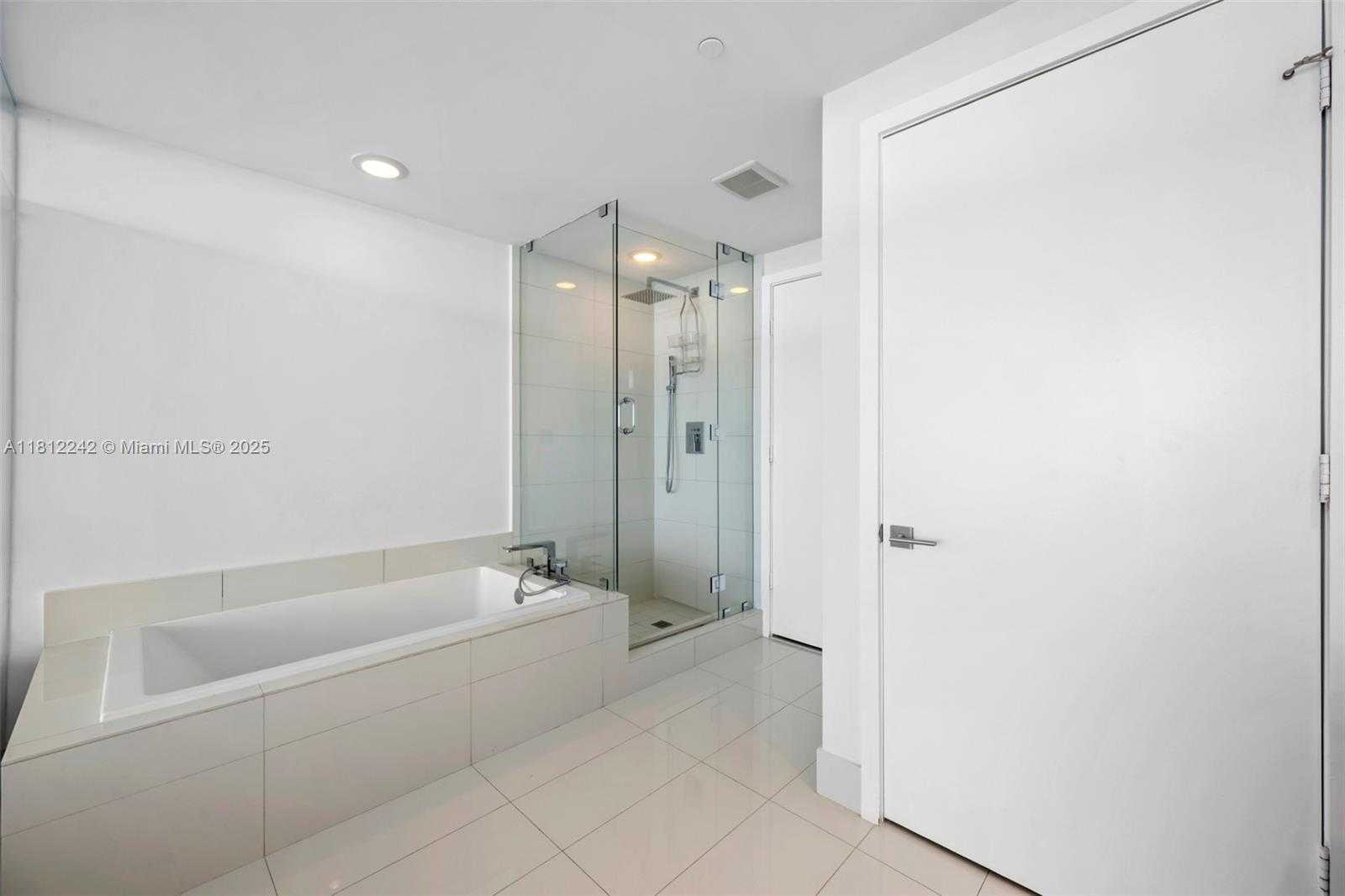 Small Image of 650 NORTH EAST 32ND ST #2502, Miami Number 16