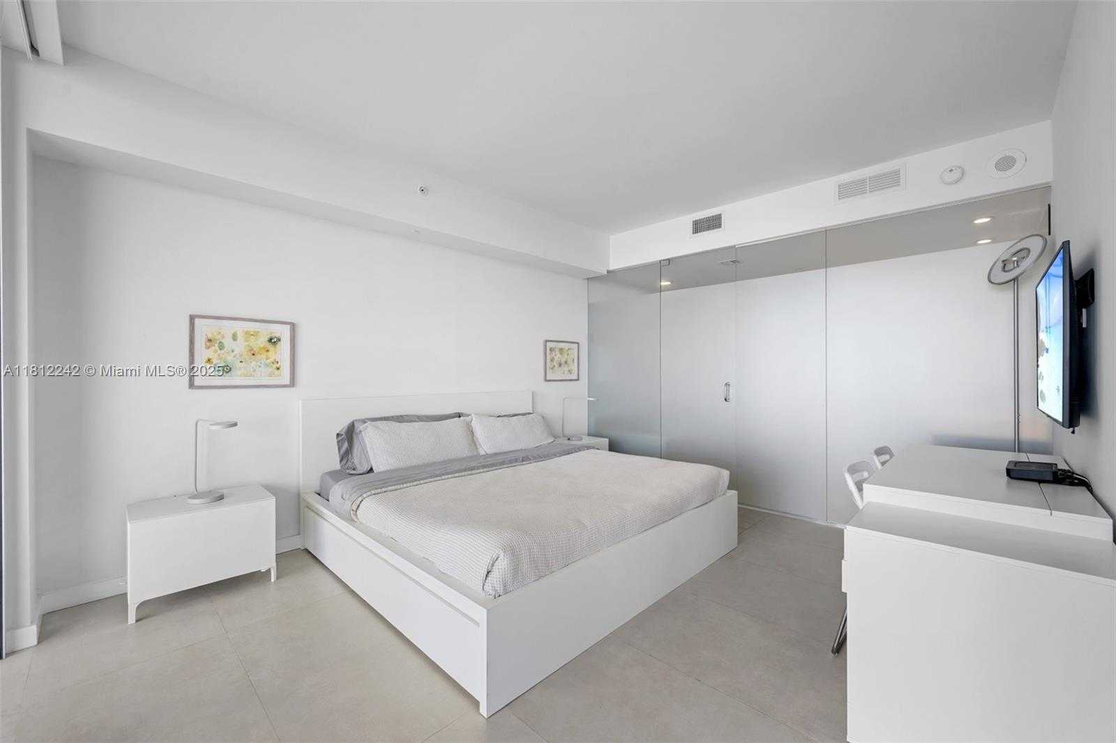 Small Image of 650 NORTH EAST 32ND ST #2502, Miami Number 17