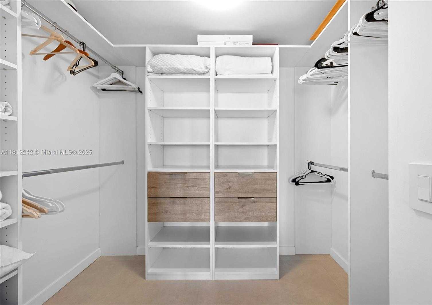 Small Image of 650 NORTH EAST 32ND ST #2502, Miami Number 19