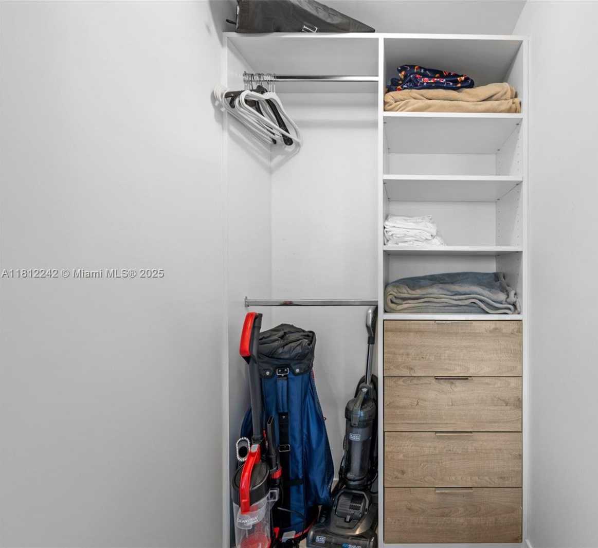 Small Image of 650 NORTH EAST 32ND ST #2502, Miami Number 22