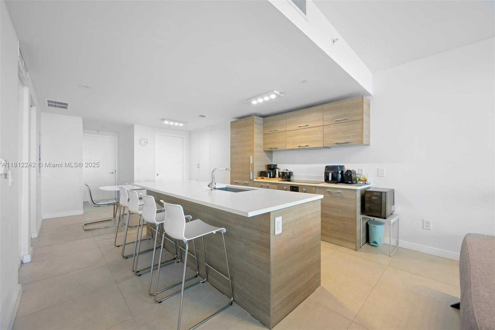 Small Image of 650 NORTH EAST 32ND ST #2502, Miami Number 5