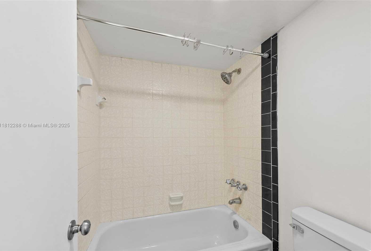 Small Image of 3253 FOXCROFT RD #G312, Miramar Number 15