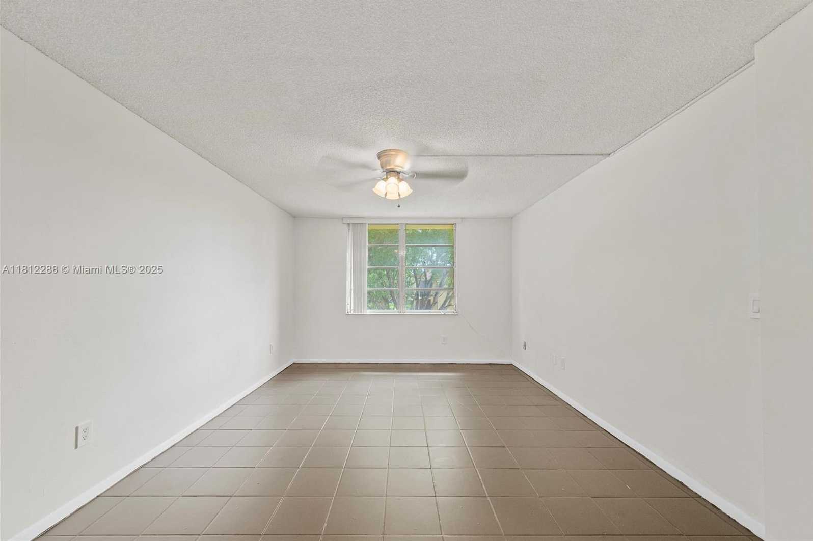 Small Image of 3253 FOXCROFT RD #G312, Miramar Number 17