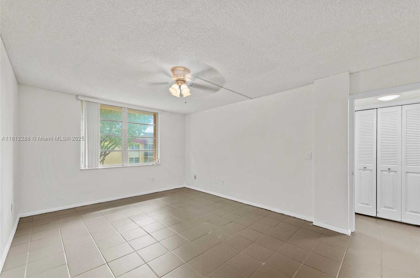 Small Image of 3253 FOXCROFT RD #G312, Miramar Number 20