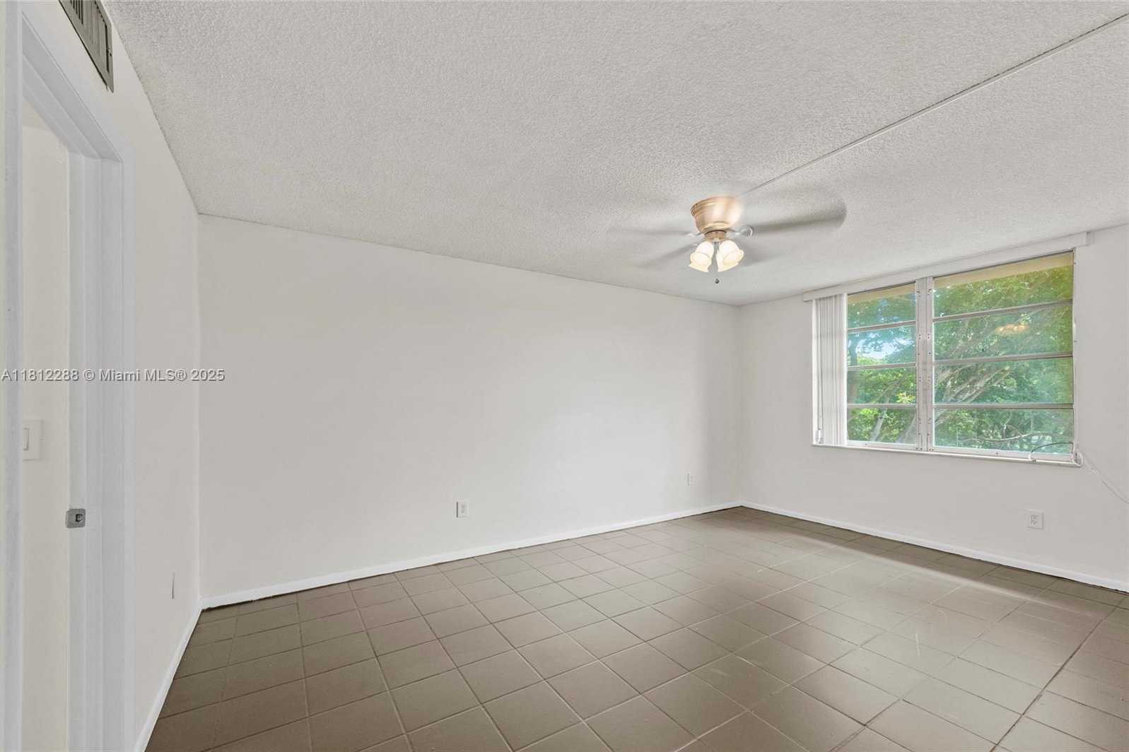 Small Image of 3253 FOXCROFT RD #G312, Miramar Number 21