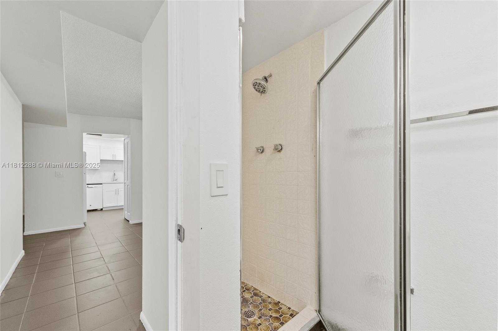 Small Image of 3253 FOXCROFT RD #G312, Miramar Number 22