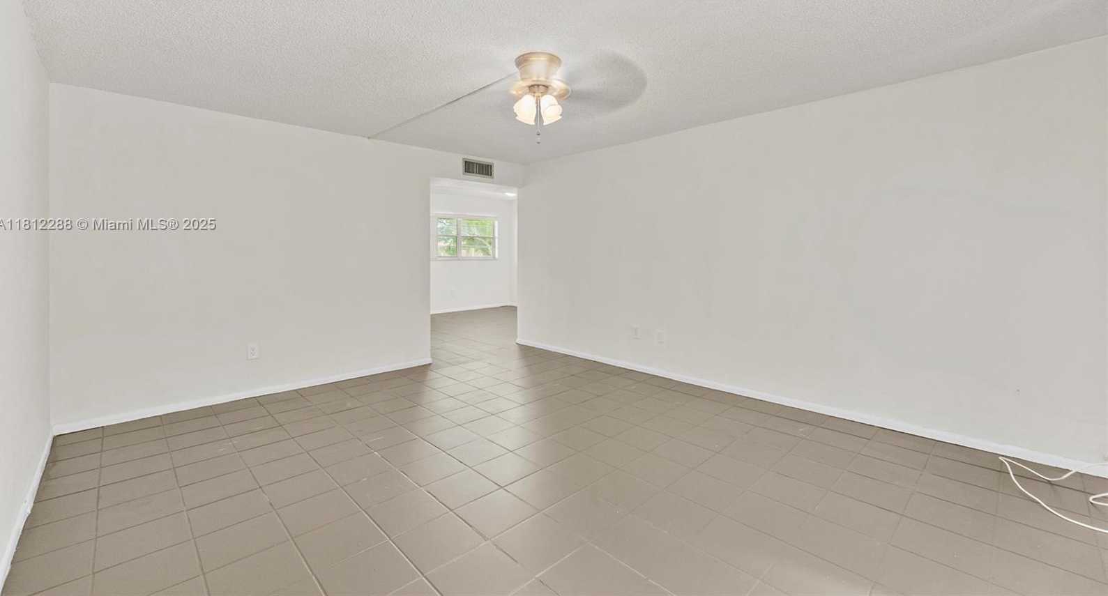 Small Image of 3253 FOXCROFT RD #G312, Miramar Number 27