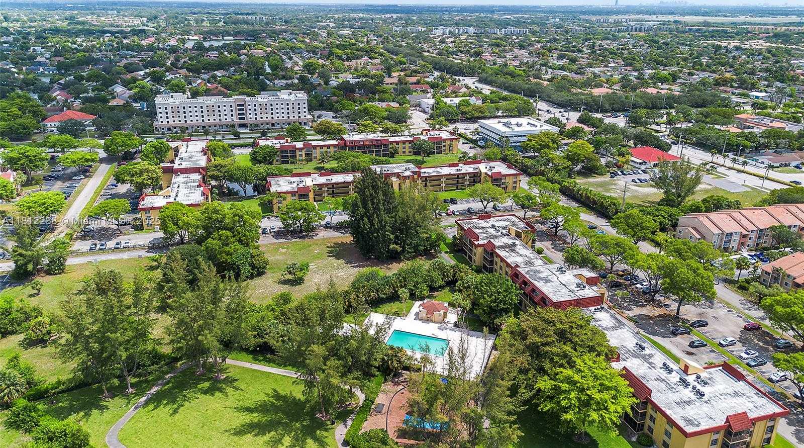 Small Image of 3253 FOXCROFT RD #G312, Miramar Number 3