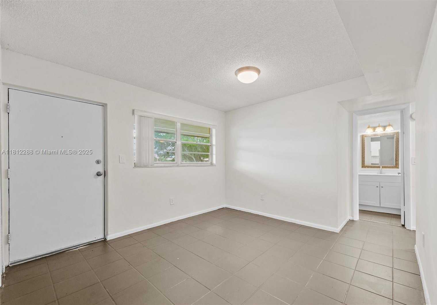 Small Image of 3253 FOXCROFT RD #G312, Miramar Number 30