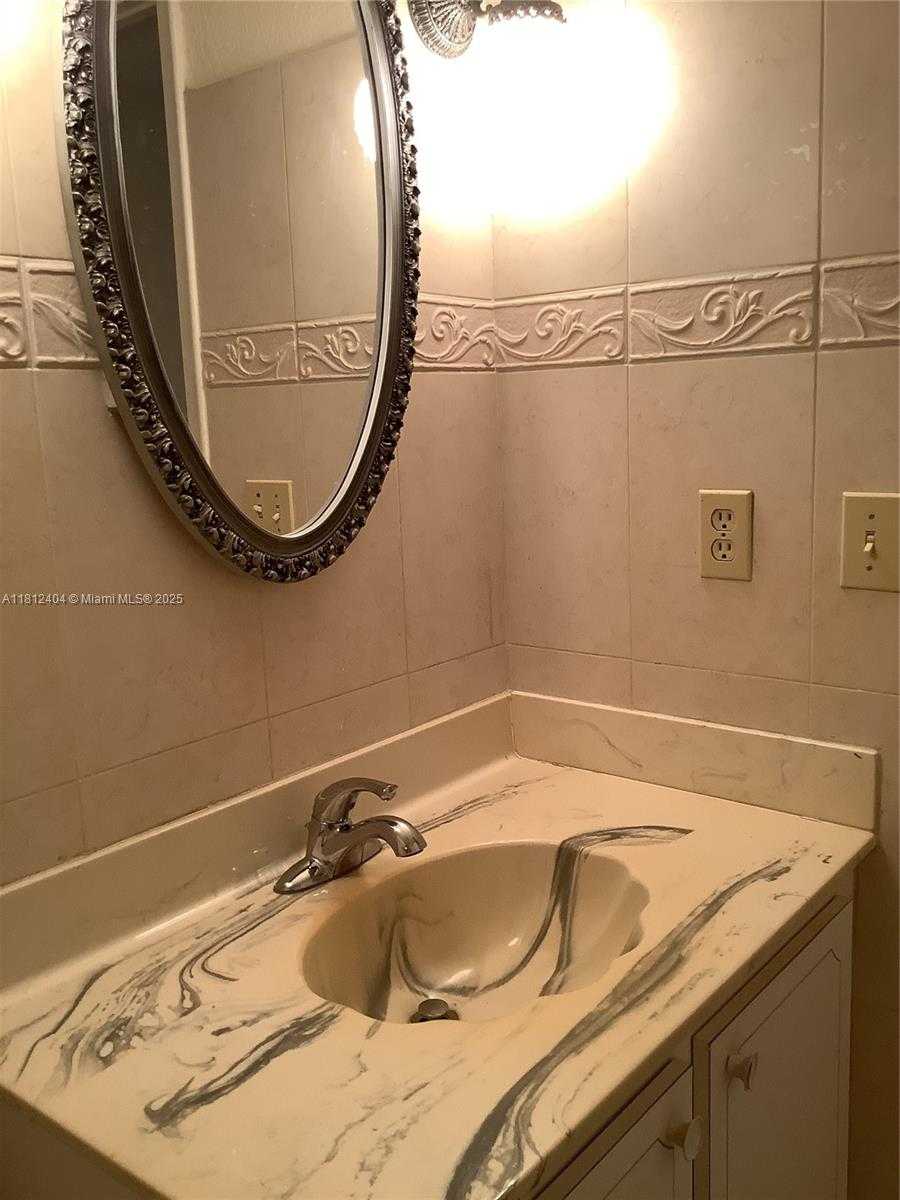 Small Image of 1865 SOUTH OCEAN DR #10D, Hallandale Beach Number 10