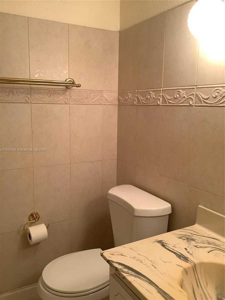 Small Image of 1865 SOUTH OCEAN DR #10D, Hallandale Beach Number 11