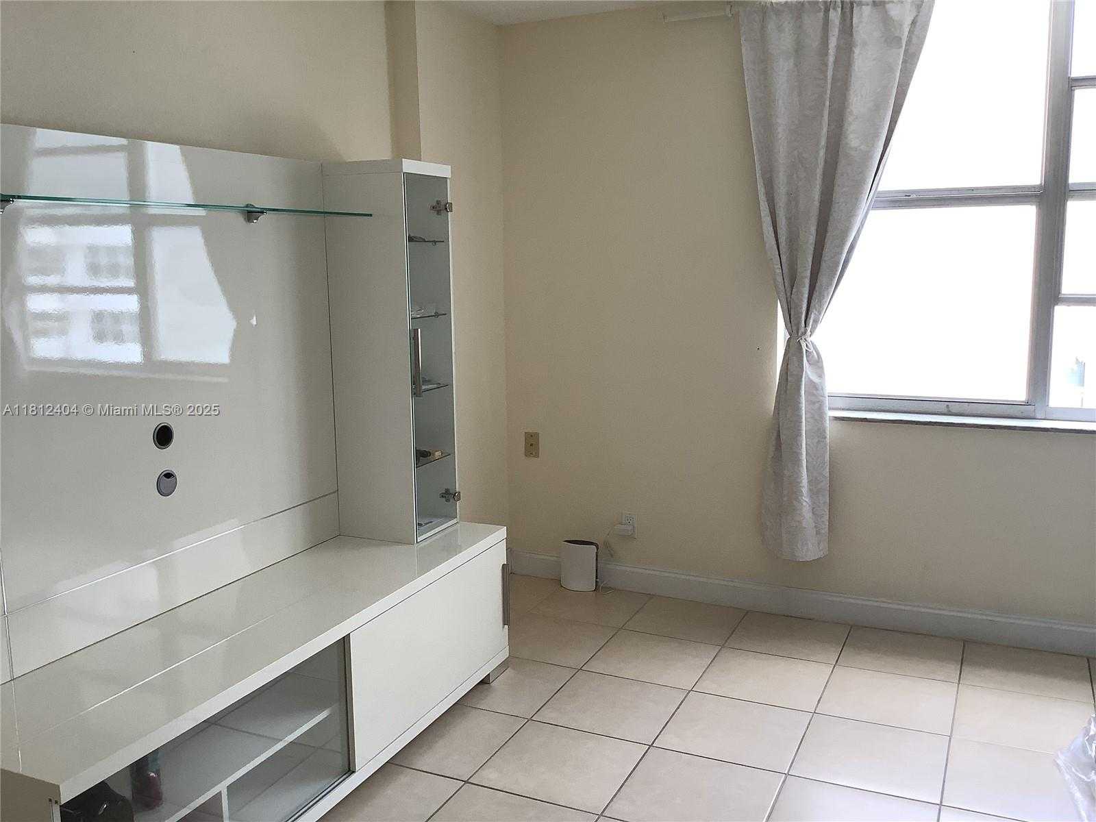 Small Image of 1865 SOUTH OCEAN DR #10D, Hallandale Beach Number 13