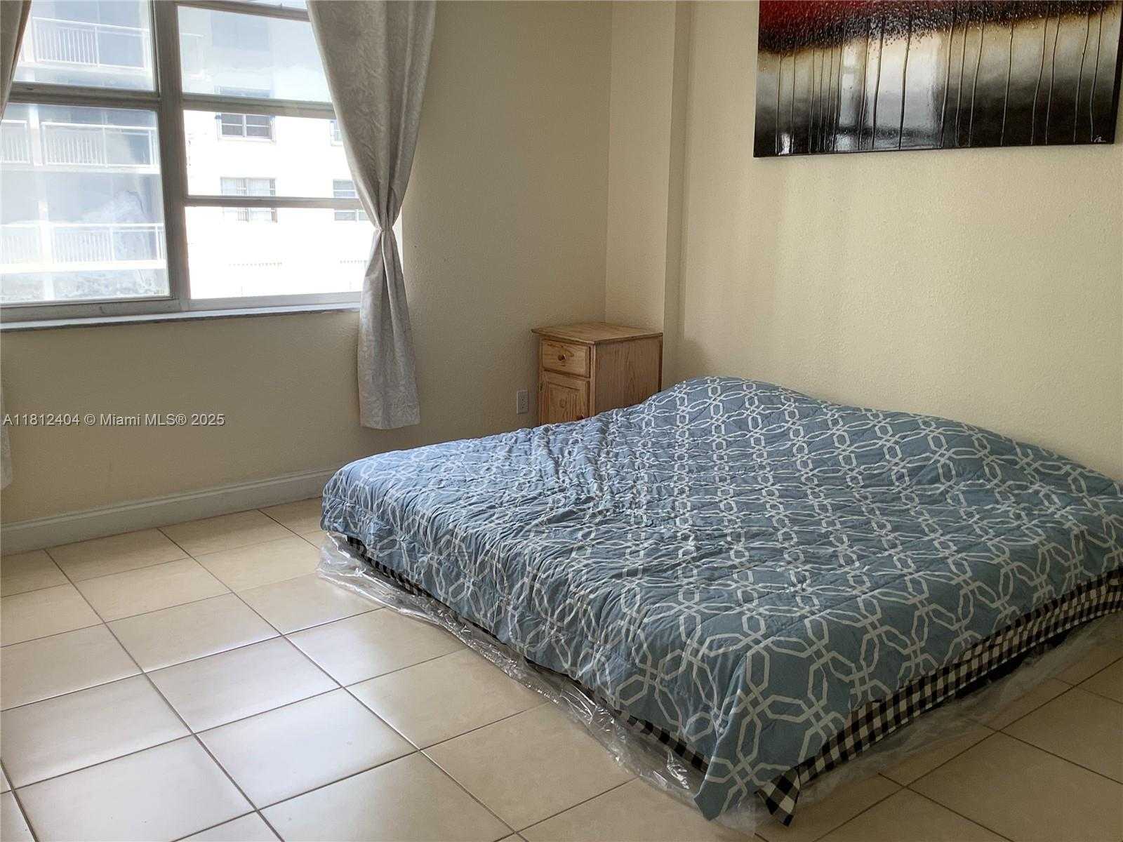 Small Image of 1865 SOUTH OCEAN DR #10D, Hallandale Beach Number 15