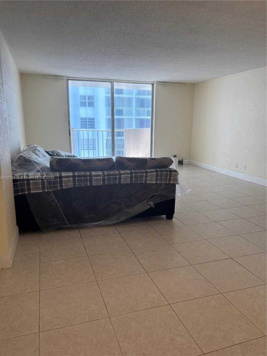 Small Image of 1865 SOUTH OCEAN DR #10D, Hallandale Beach Number 17