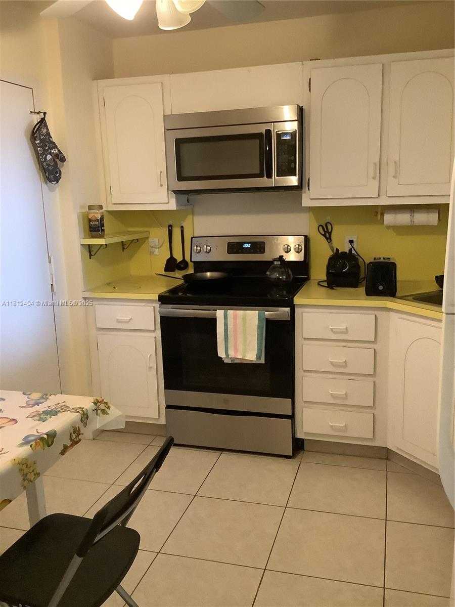 Small Image of 1865 SOUTH OCEAN DR #10D, Hallandale Beach Number 6