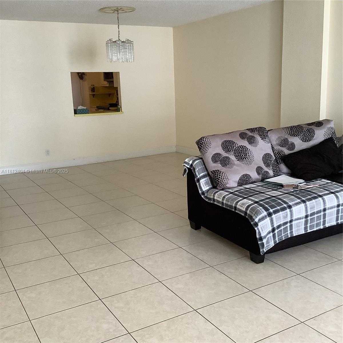Small Image of 1865 SOUTH OCEAN DR #10D, Hallandale Beach Number 7