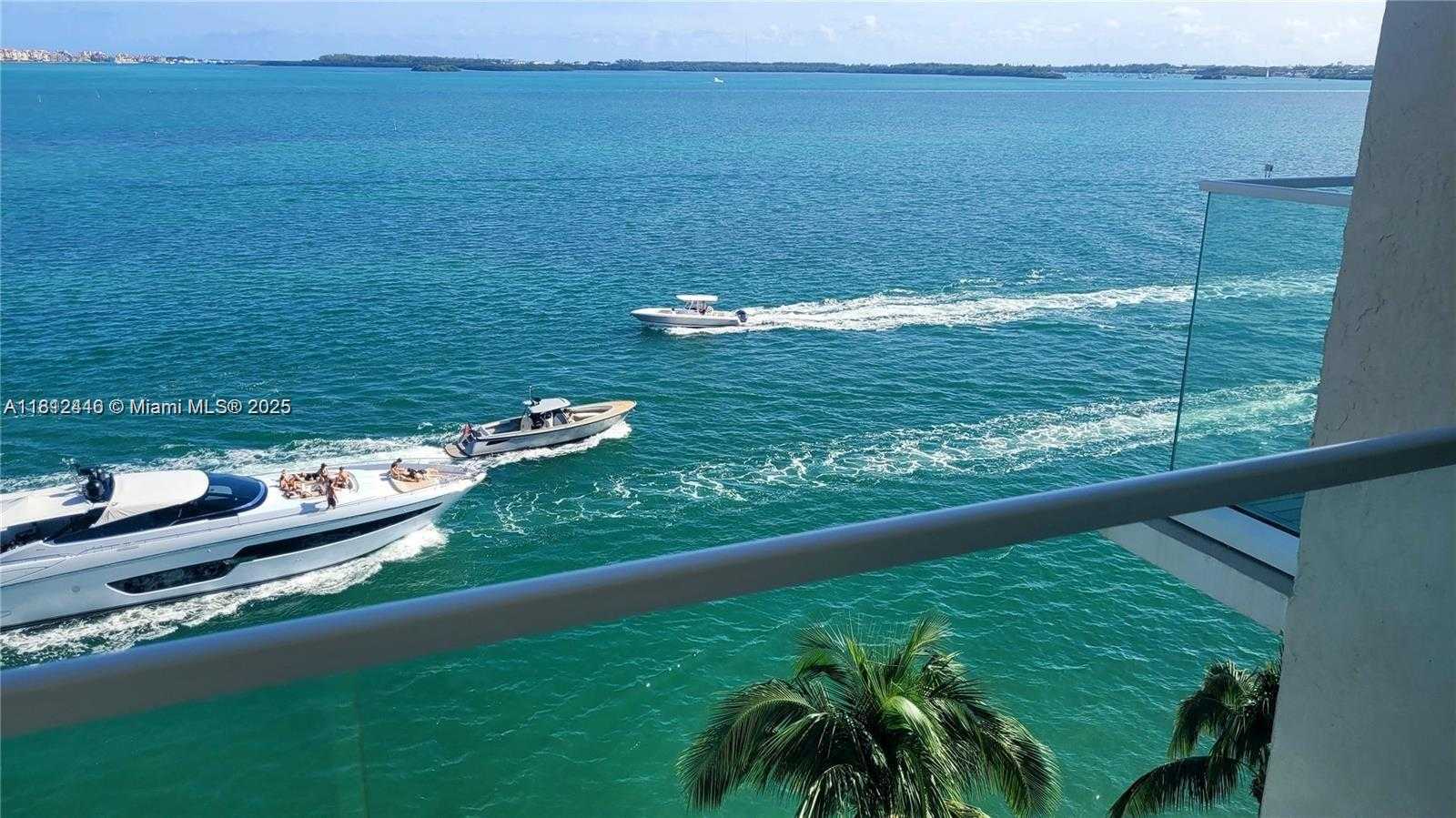 Small Image of 800 CLAUGHTON ISLAND DR #701, Miami Number 2