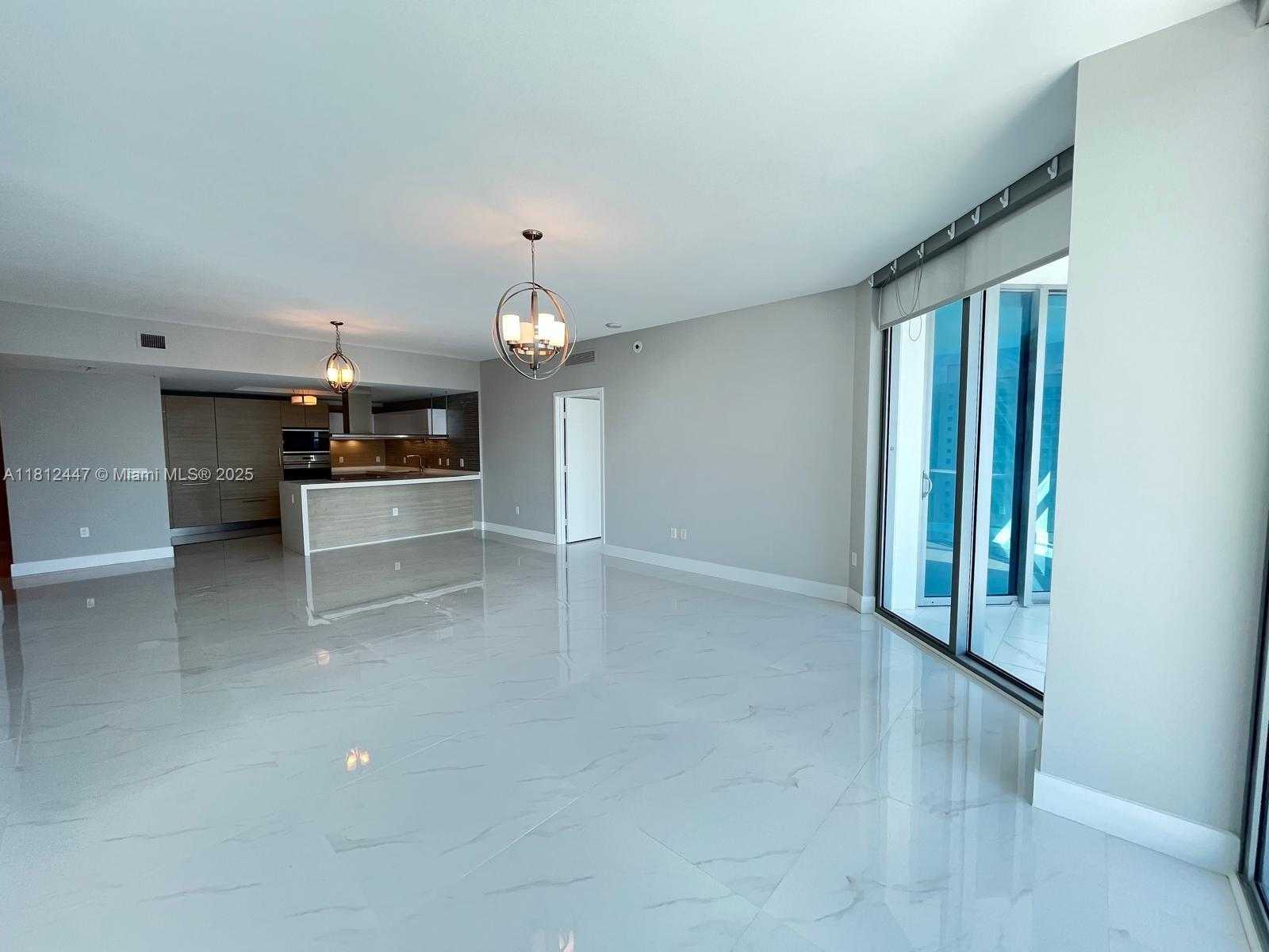 Small Image of 17301 BISCAYNE BLVD #2105, North Miami Beach Number 12
