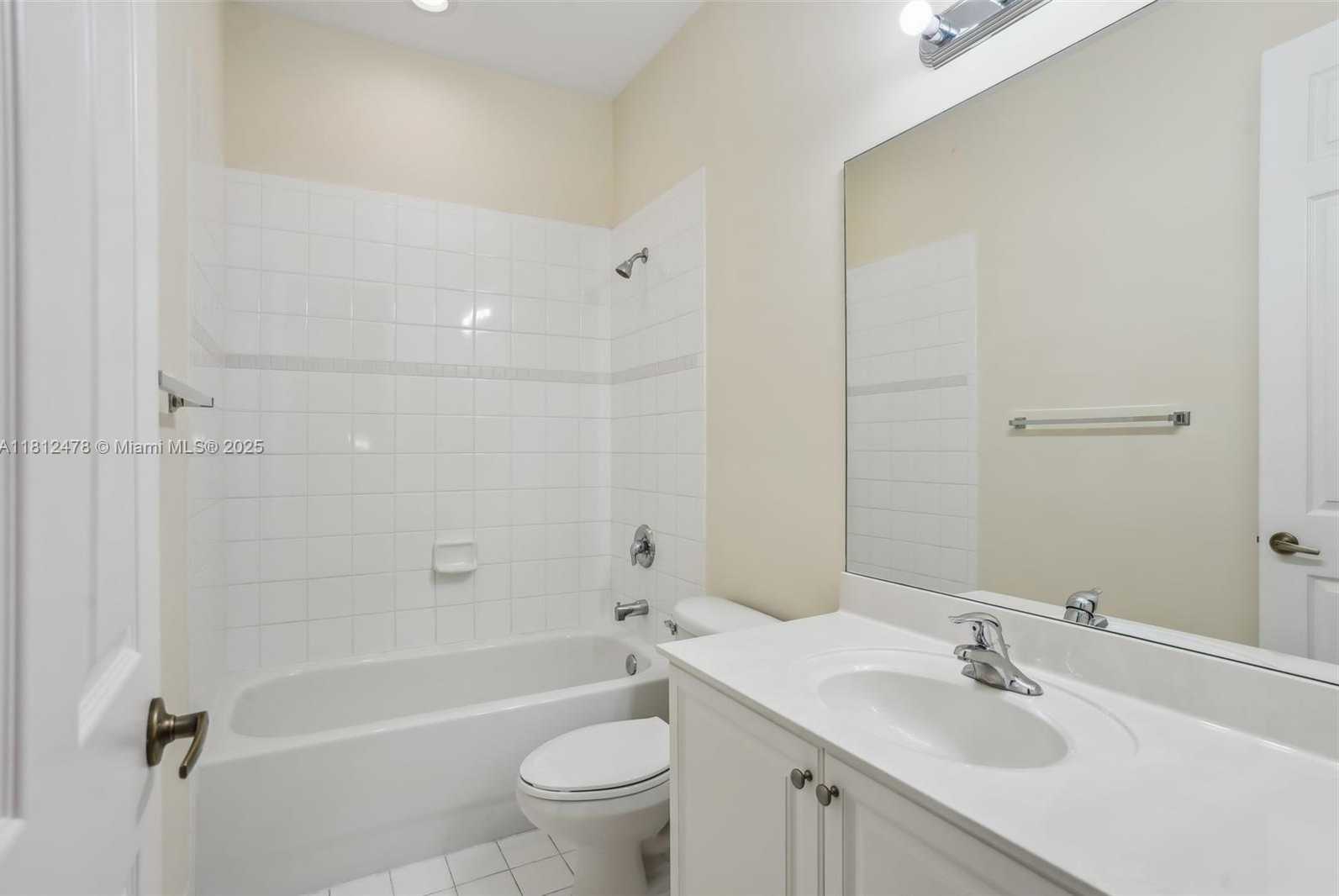 Small Image of 2851 WEST PROSPECT RD #1002, Tamarac Number 17