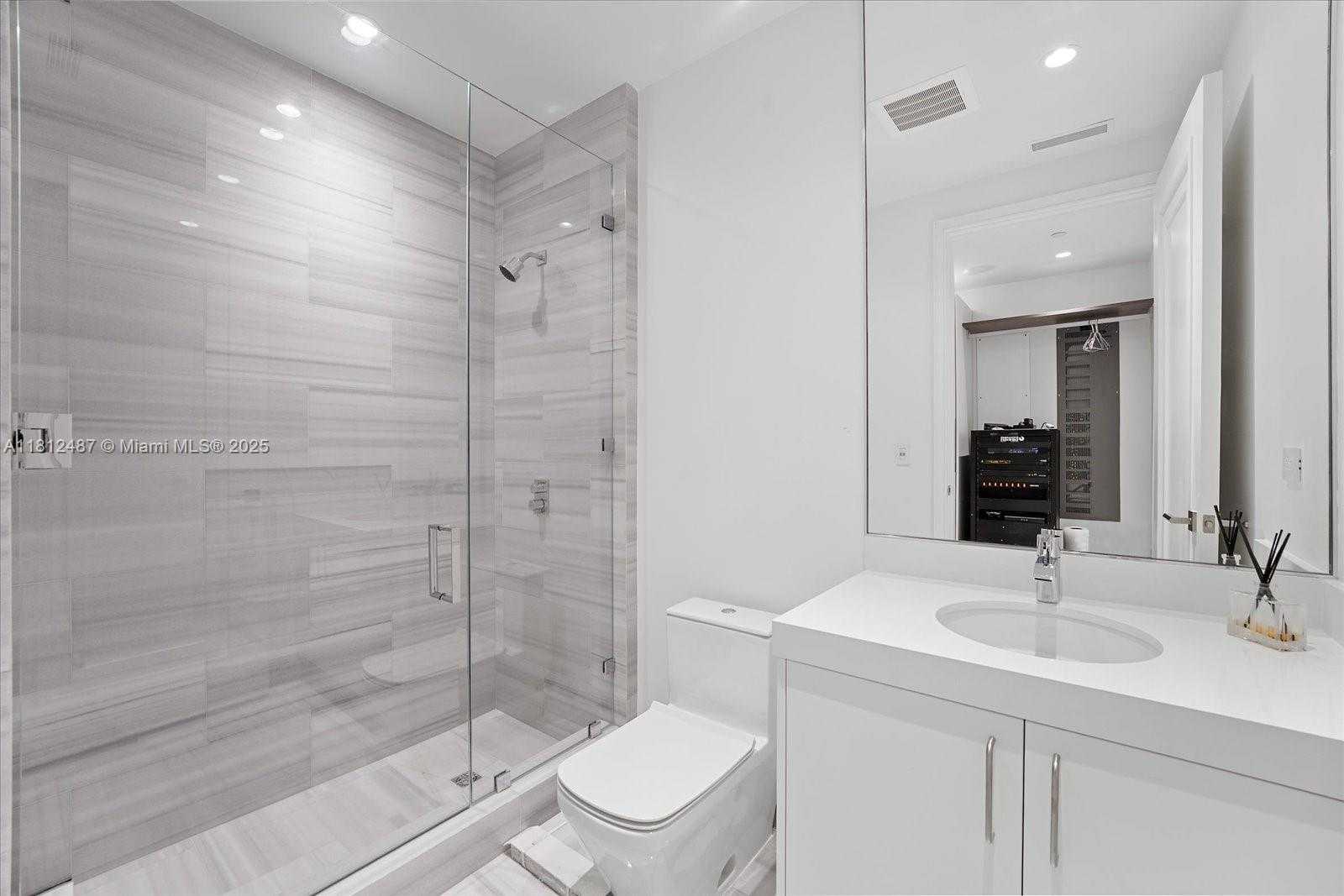 Small Image of 17901 COLLINS AVE #3004, Sunny Isles Beach Number 30