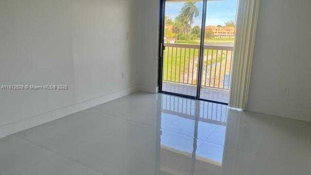 Small Image of 5200 NW 31st Ave, Fort Lauderdale, FL 33309, USA Number 12