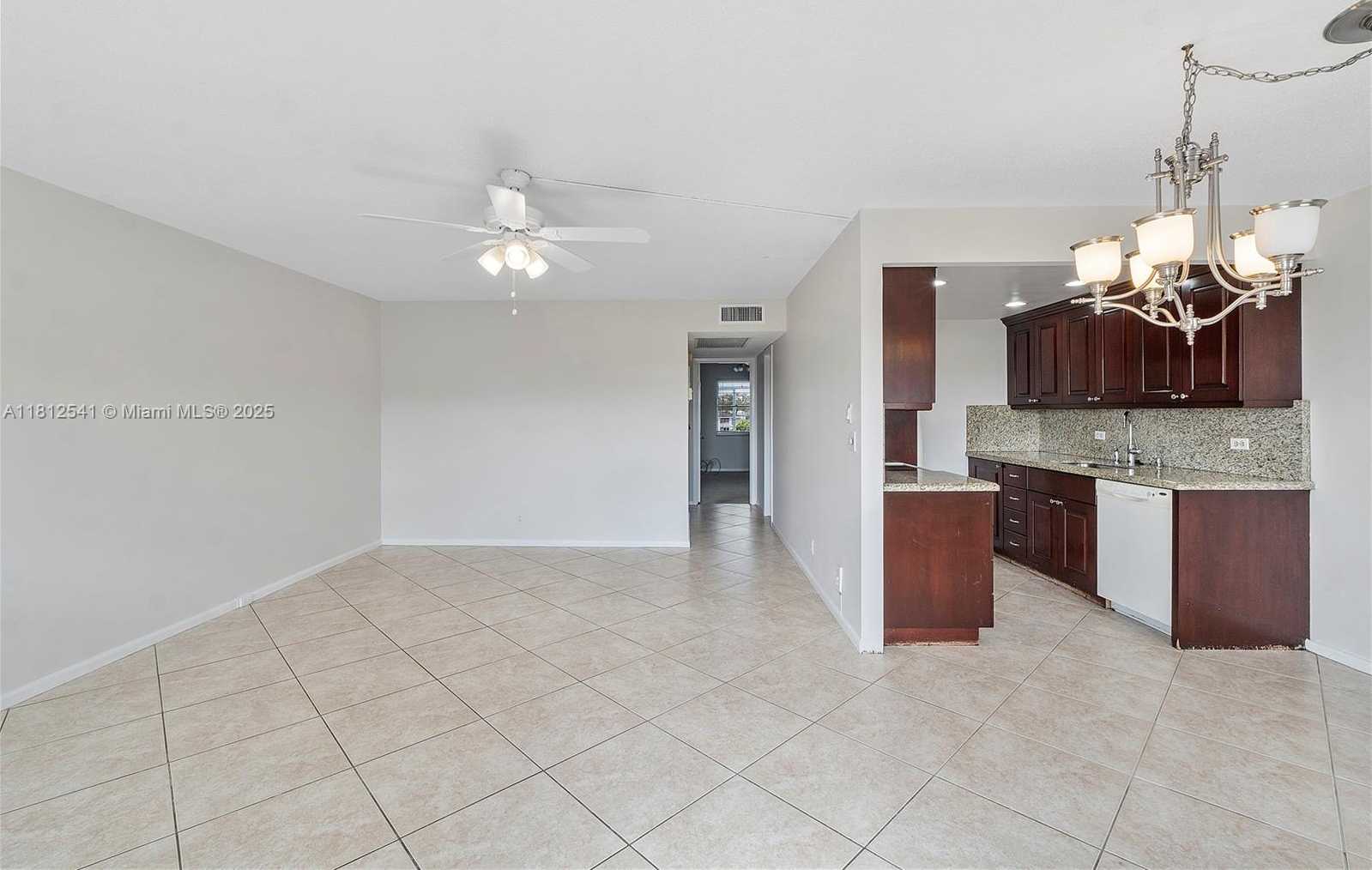 Small Image of 3116 NEWPORT U #3116, Deerfield Beach Number 10