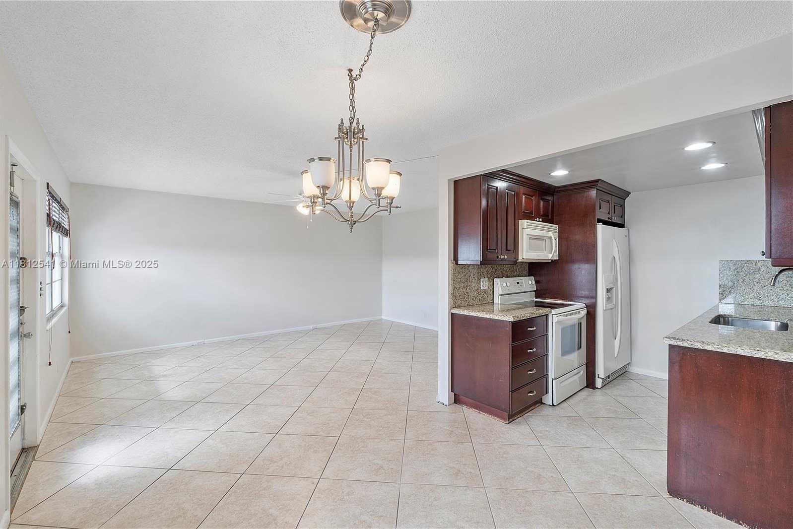 Small Image of 3116 NEWPORT U #3116, Deerfield Beach Number 11