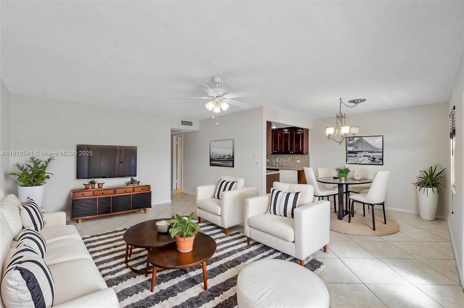 Small Image of 3116 NEWPORT U #3116, Deerfield Beach Number 2