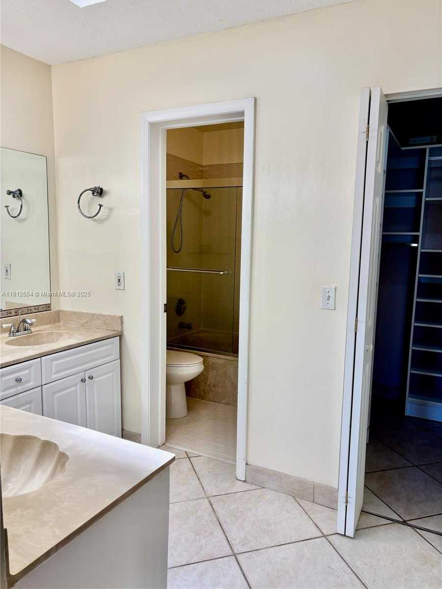 Small Image of 3564 MAGELLAN CIR #213-1, Aventura Number 13