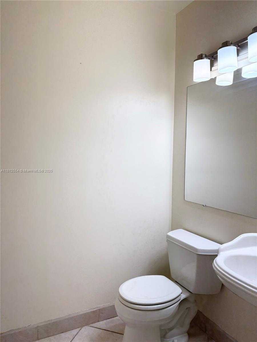 Small Image of 3564 MAGELLAN CIR #213-1, Aventura Number 18