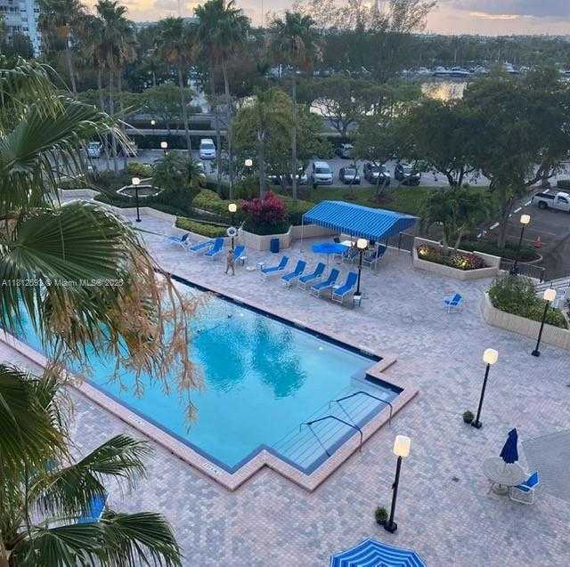 Small Image of 500 #225, Hallandale Beach Number 2