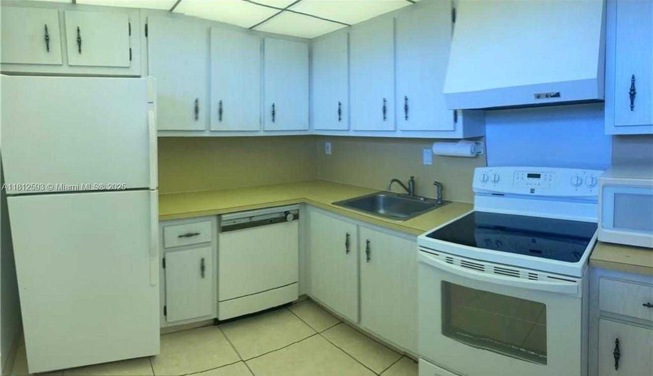 Small Image of Hallandale Beach Number 6