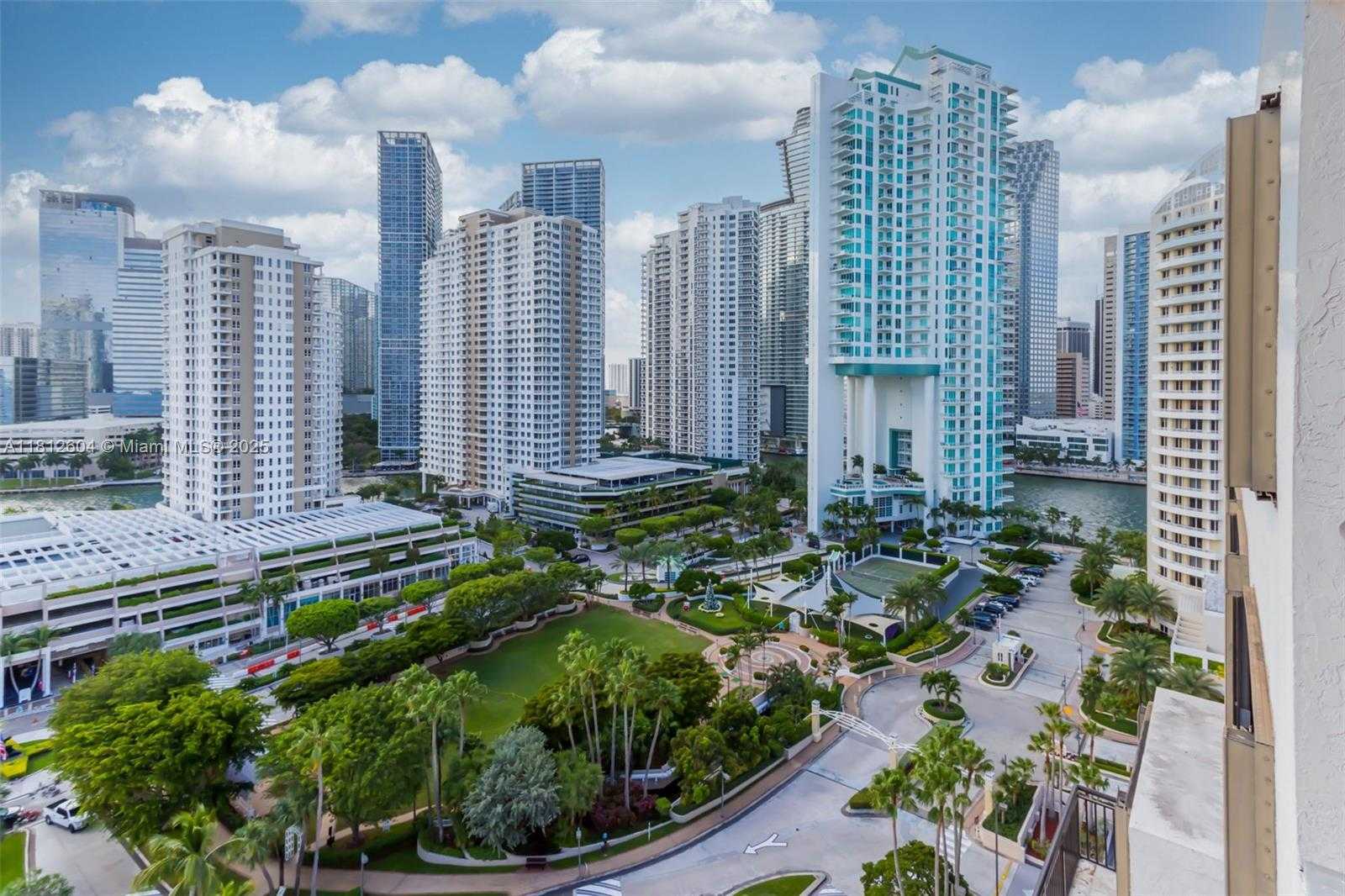 Small Image of 540 BRICKELL KEY DR #1809, Miami Number 18