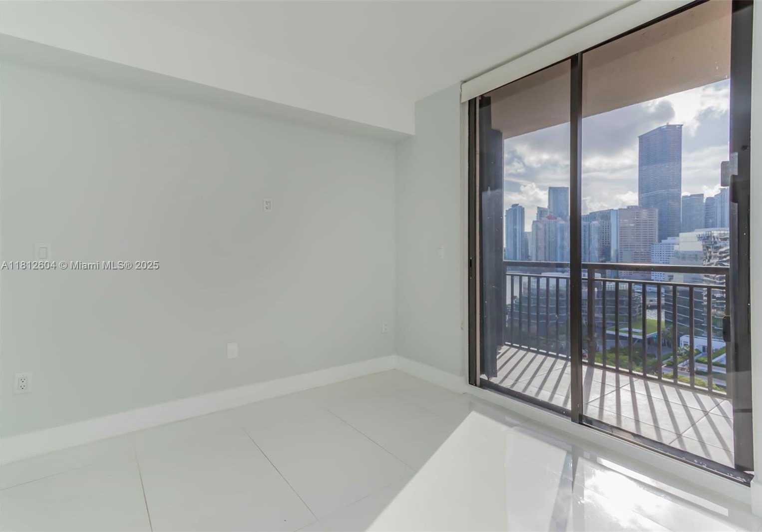 Small Image of 540 BRICKELL KEY DR #1809, Miami Number 8