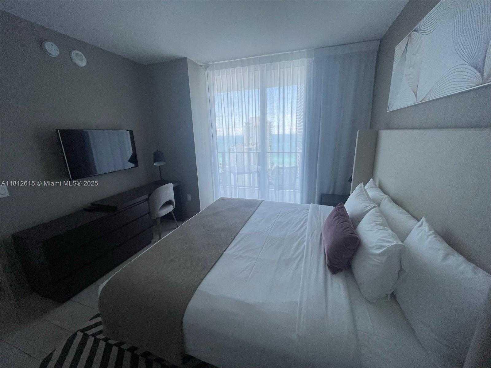 Small Image of 4010 SOUTH OCEAN DR #R1705, Hollywood Number 8