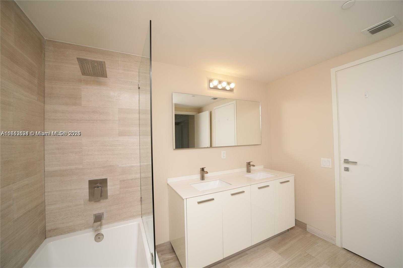 Small Image of 1300 BRICKELL BAY DR #1006, Miami Number 11