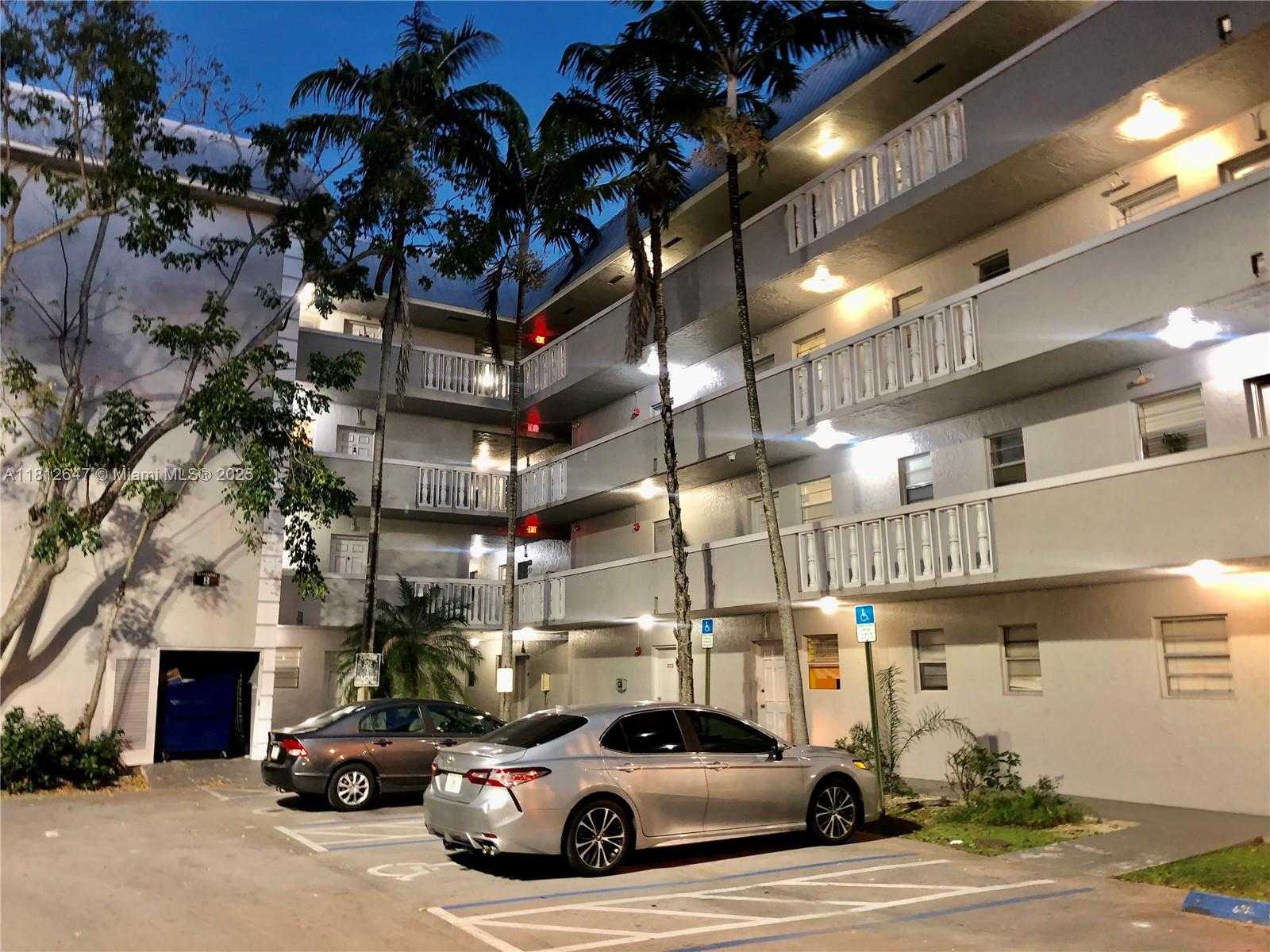 Small Image of 17255 SOUTH WEST 95TH AVE #D-349, Palmetto Bay Number 28