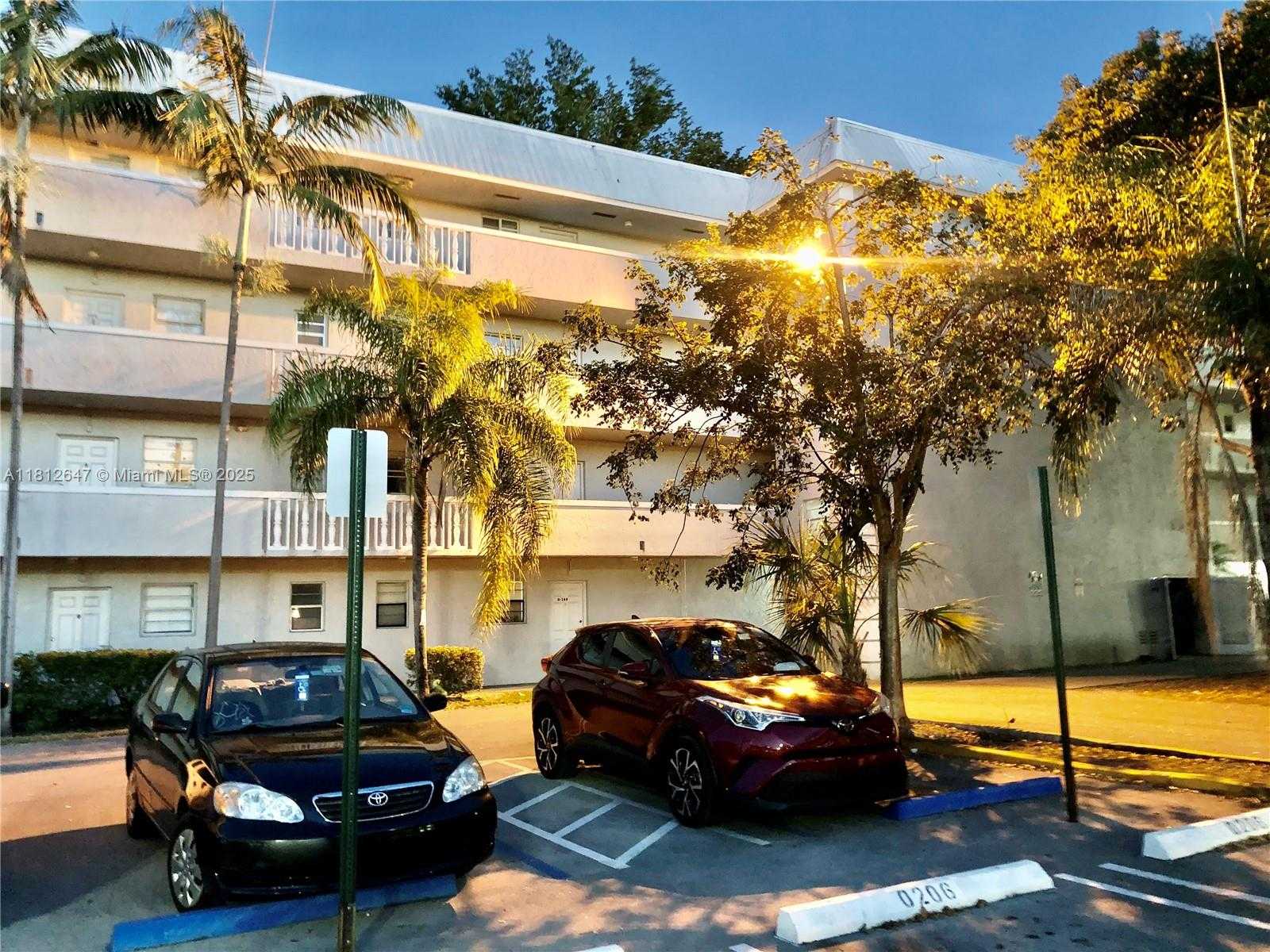 Small Image of 17255 SOUTH WEST 95TH AVE #D-349, Palmetto Bay Number 30