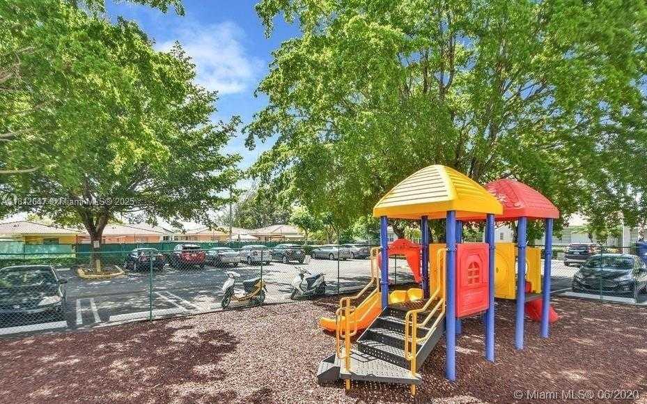 Small Image of 17255 SOUTH WEST 95TH AVE #D-349, Palmetto Bay Number 38