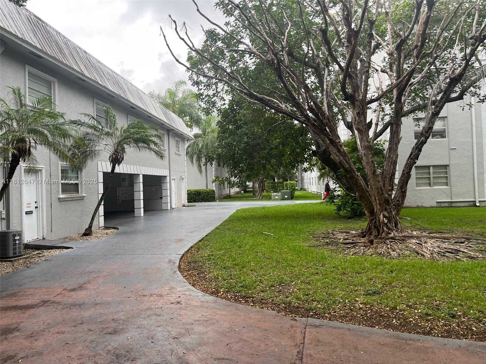 Small Image of 17255 SOUTH WEST 95TH AVE #D-349, Palmetto Bay Number 61