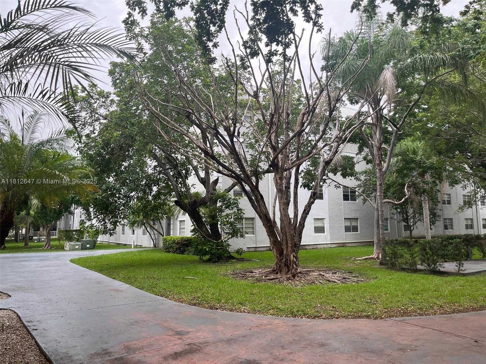 Small Image of 17255 SOUTH WEST 95TH AVE #D-349, Palmetto Bay Number 63