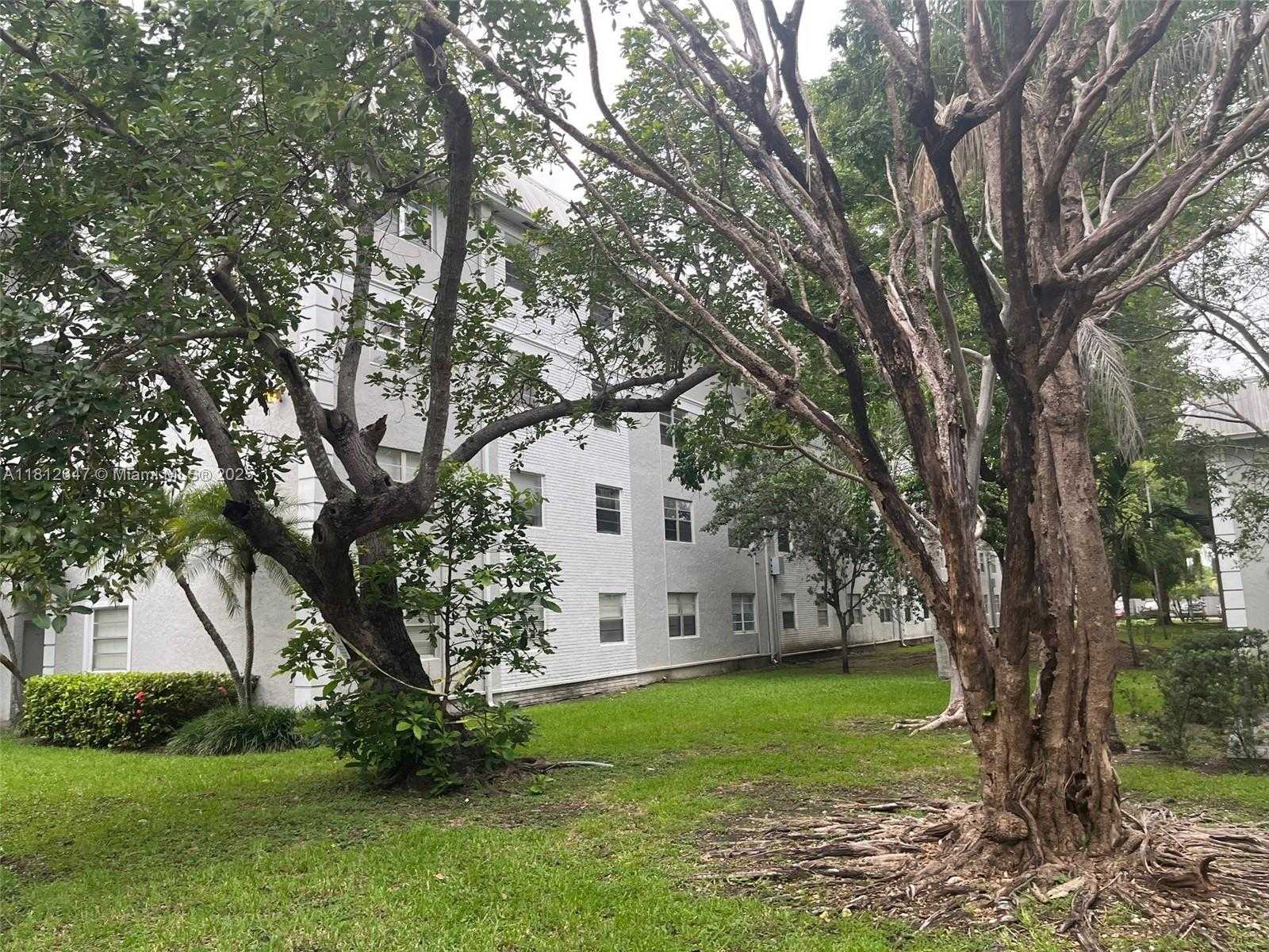 Small Image of 17255 SOUTH WEST 95TH AVE #D-349, Palmetto Bay Number 64