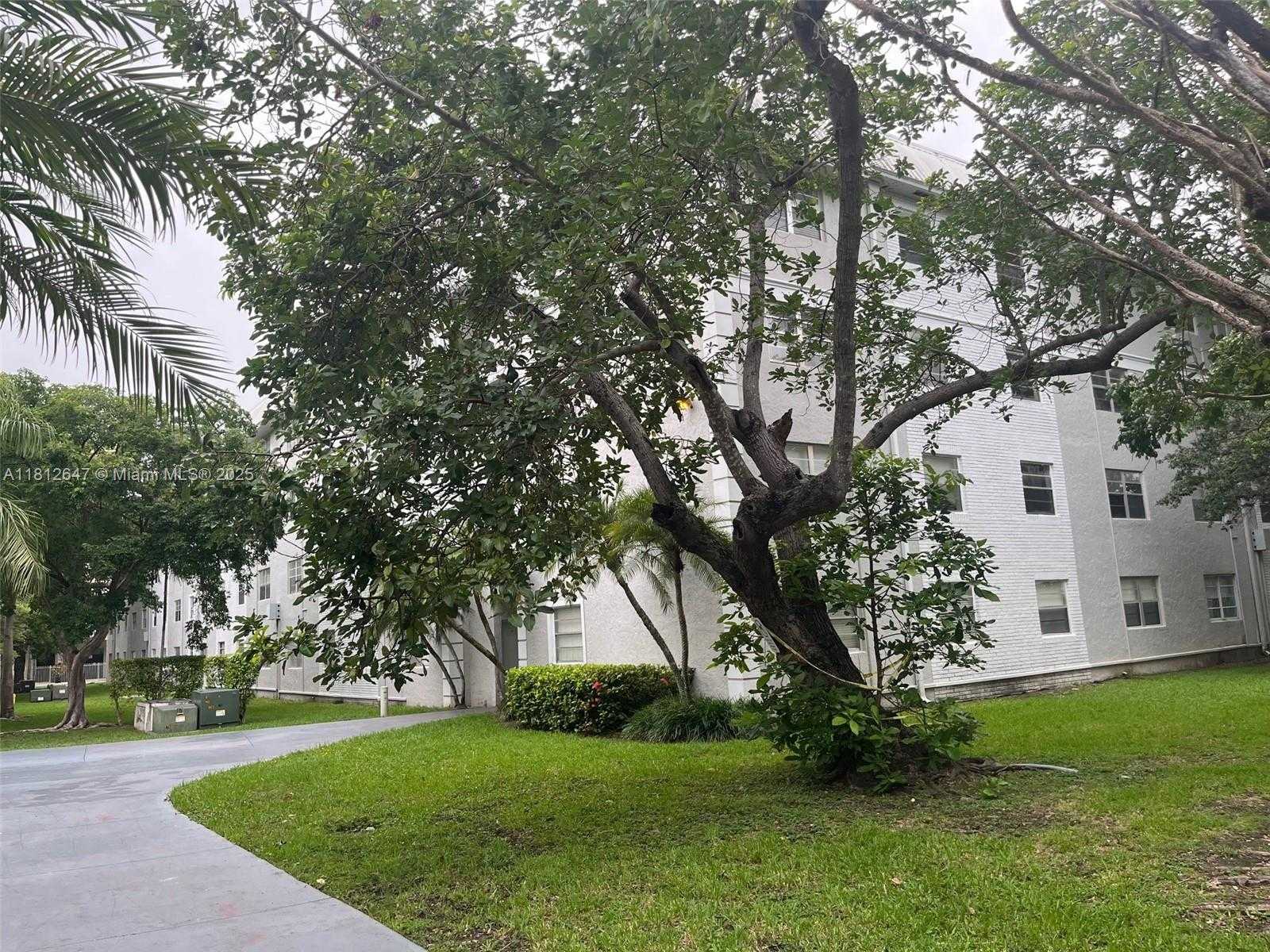 Small Image of 17255 SOUTH WEST 95TH AVE #D-349, Palmetto Bay Number 65