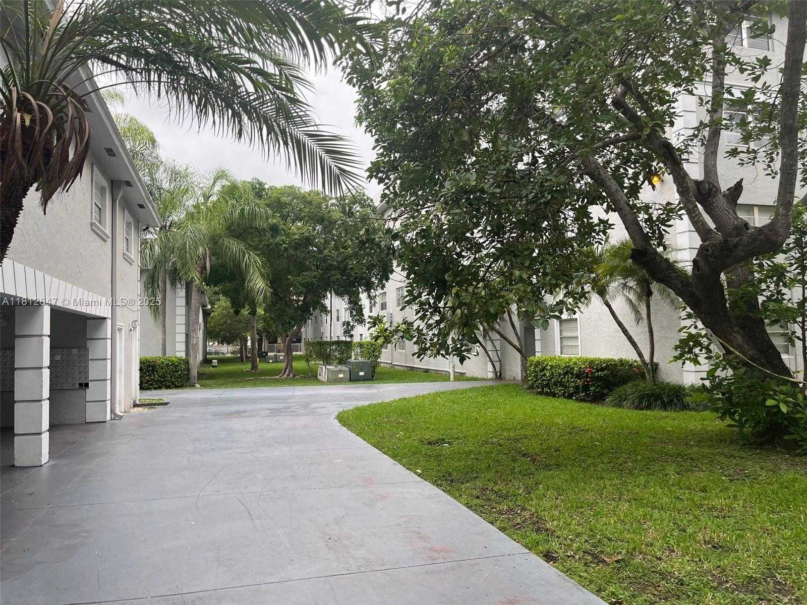 Small Image of 17255 SOUTH WEST 95TH AVE #D-349, Palmetto Bay Number 66